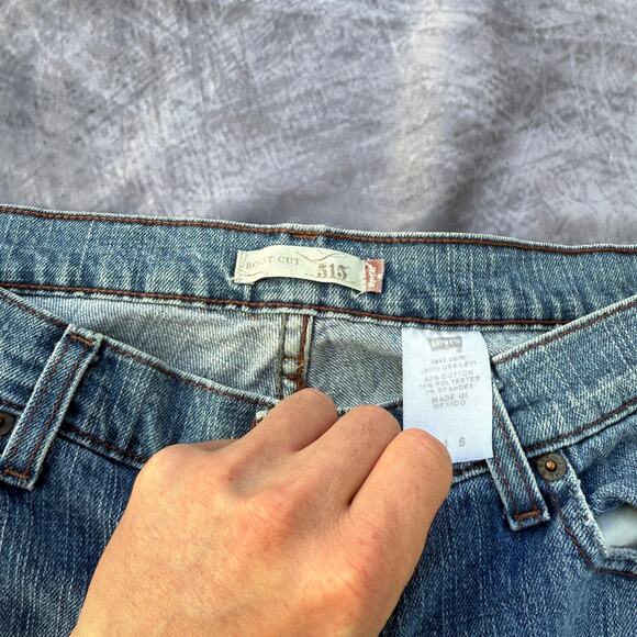 Women's Levi's 515 Bootcut Light Wash Distressed Western Blue Jeans Sz 34 x 28 - Picture 5 of 10